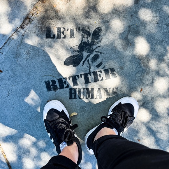 Meet your Posher, Larhea - Picture 3 of 5